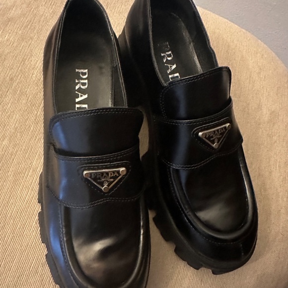 PRADA New Black loefers - EU 41/ US/10 - Picture 6 of 11
